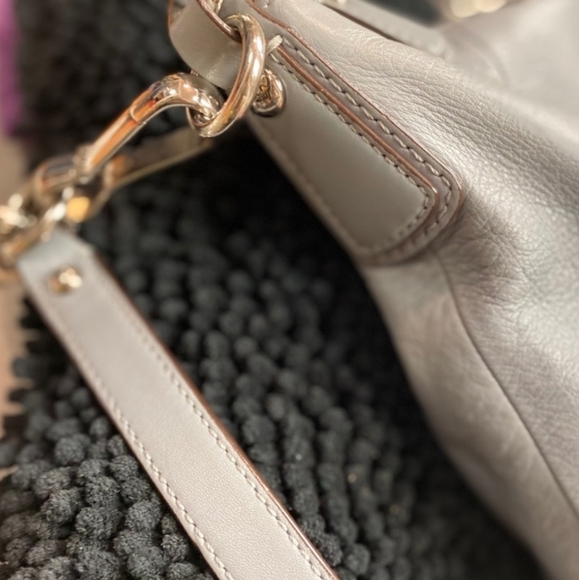 ✅✅ SOLD ✅✅ Coach Hobo/Shoulder Bag comes w/strap - Picture 7 of 10